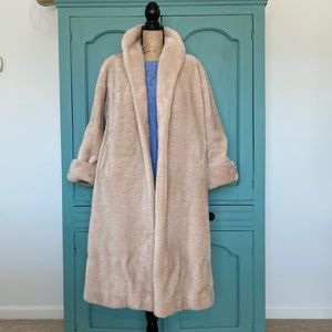 O’llegro A Luxurious Man Made Fur. Cleaned Ready to Wear.